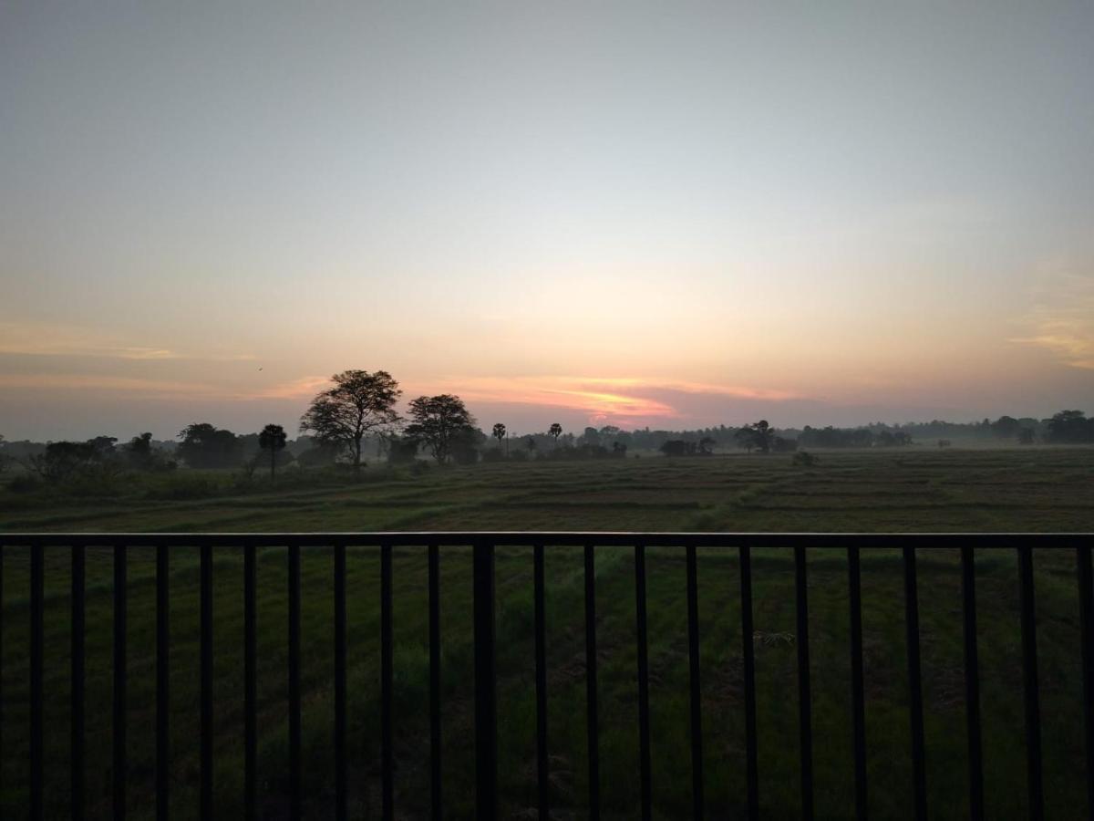 Ehala Family Rest Hotel Anuradhapura Ngoại thất bức ảnh